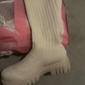 SHEIN Cream Ribbed Winter Boots
